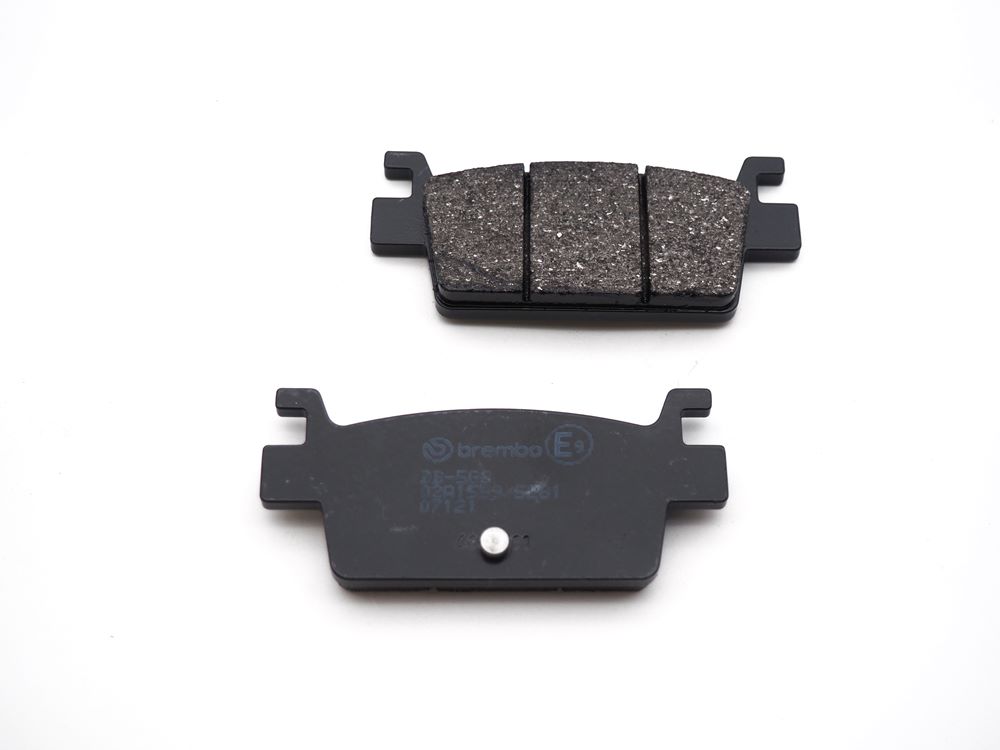 Brembo Bremsbelag organisch hinten 07121 passend für Kymco AK 550 und AK 550 ST